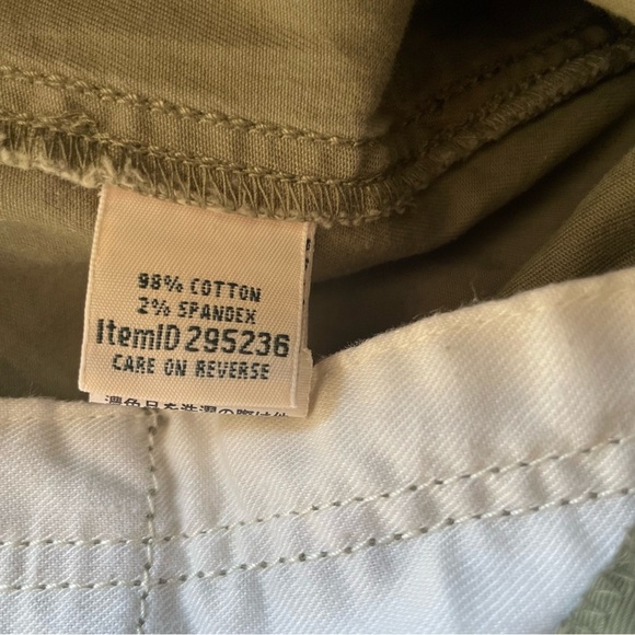 L.L. Bean Favourite Fit Women’s Green Khaki Cargo Shorts - Olive - Picture 6 of 10